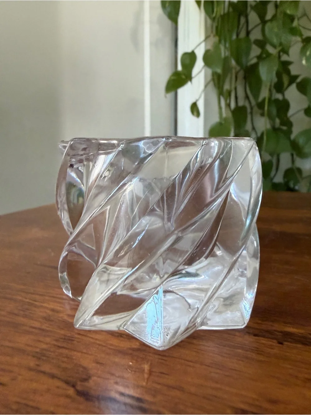 SHANNON IRELAND Clear Sculpted Leaf Glass Votive